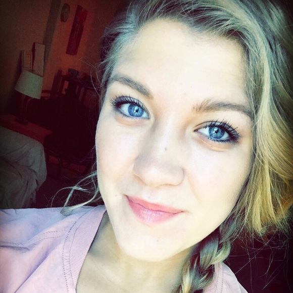 Meet your Posher, Megan - Picture 1 of 1