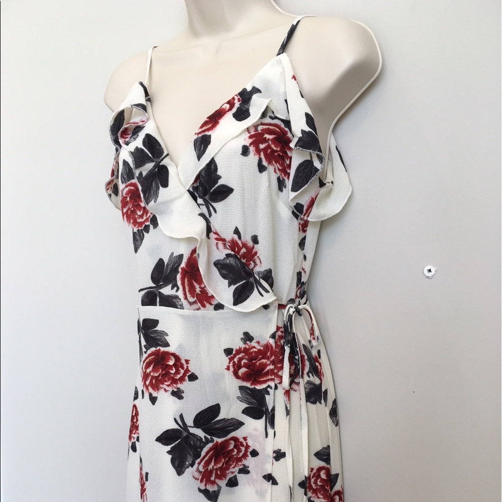 🔥SALE🔥NEW Chiffon Maxi dress - Picture 5 of 5