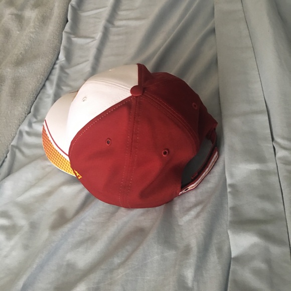 Washington redskins adjustable hat - Picture 2 of 2