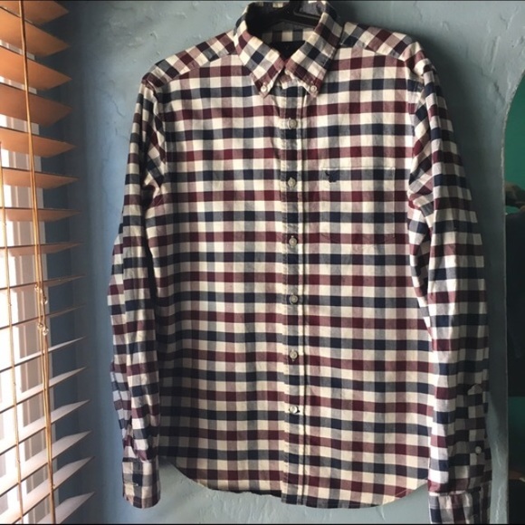 American eagle button down 🤗🤗 - Picture 1 of 2