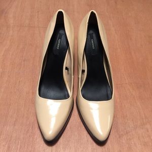 ⬇️Forever 21 Beige, Block Heel👀