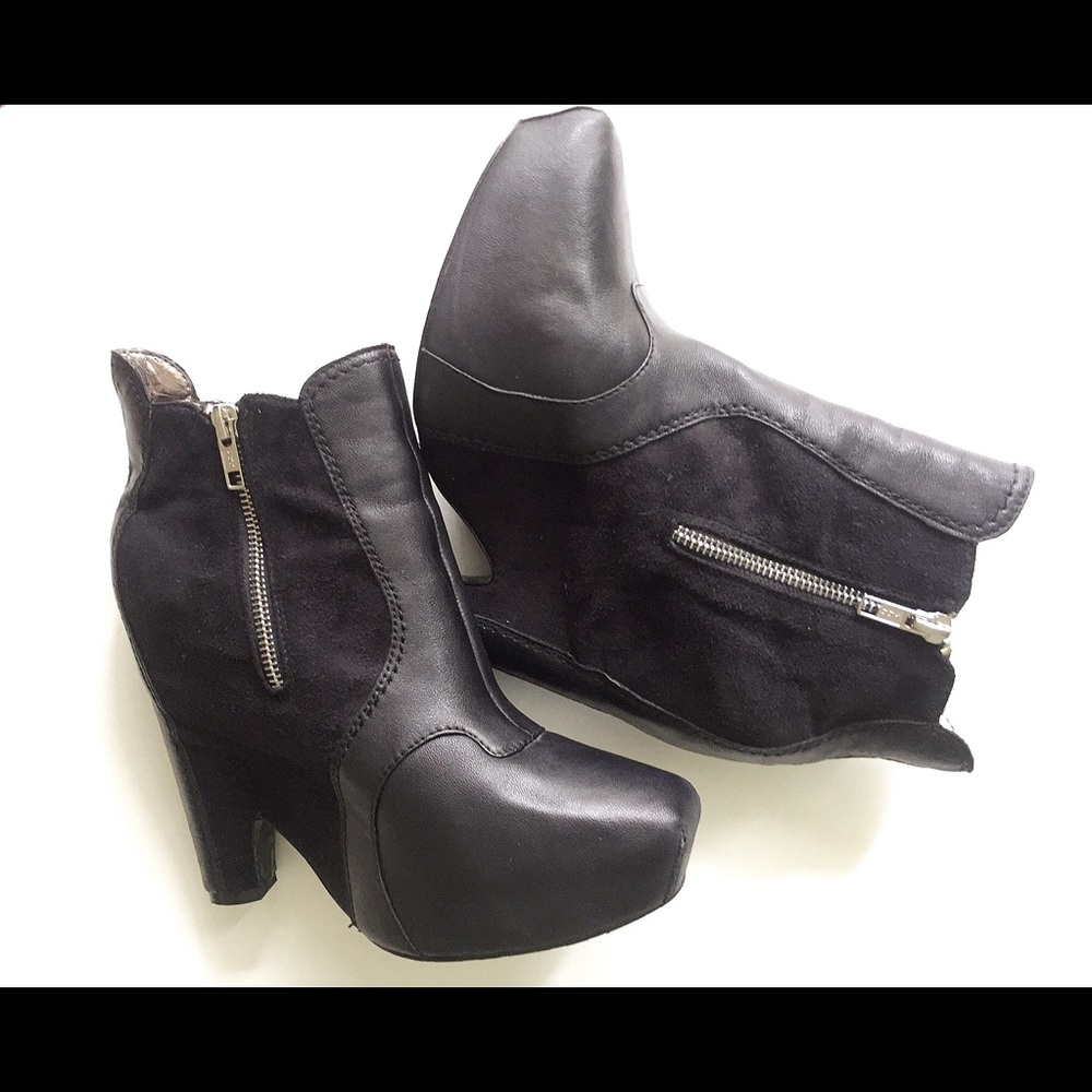 Near-new sz 8 Sam Edelman black Zoe wedge booties