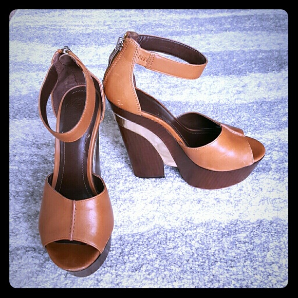 Vince Camuto Shoes - LOWEST PRICE! Vince Camuto platforms