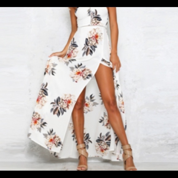 Chiffon halter dress - Picture 2 of 5