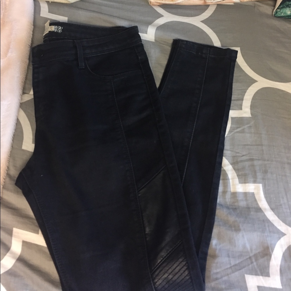 Black Skinny Jeans