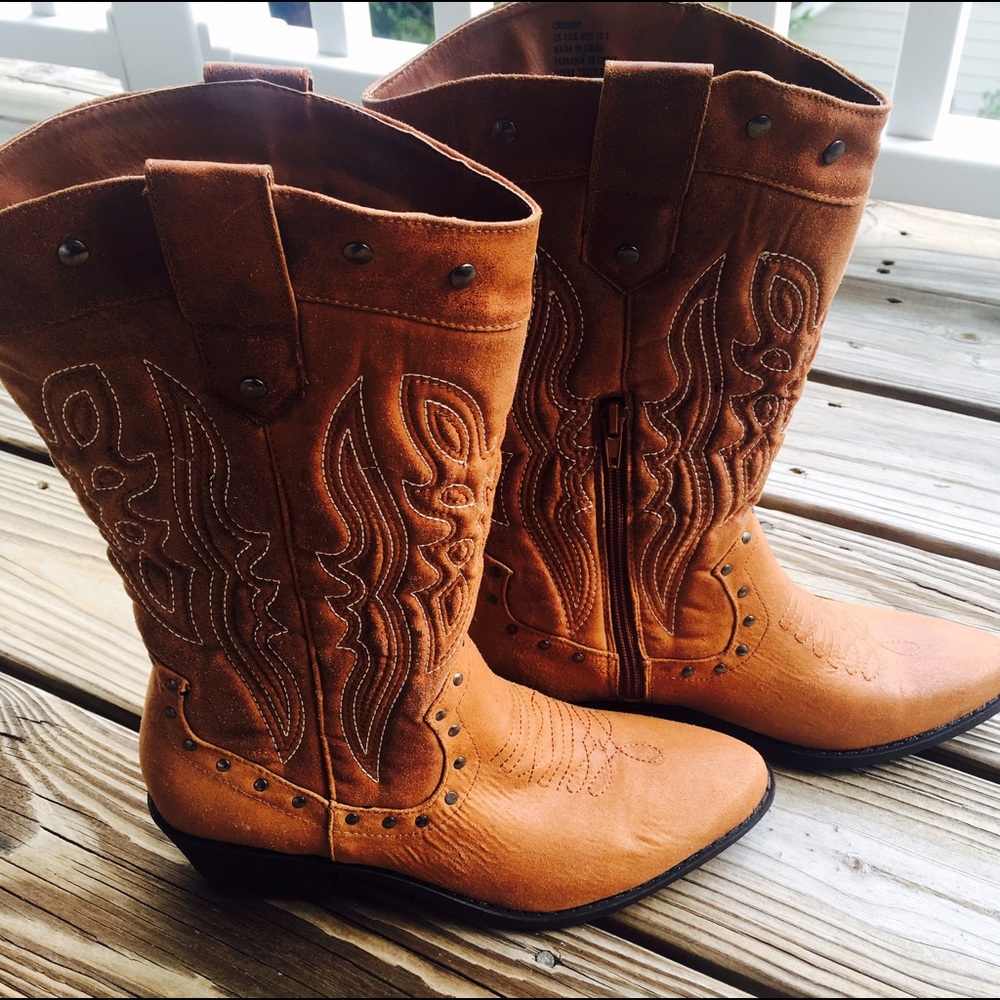 Cowgirl Boots NWOT