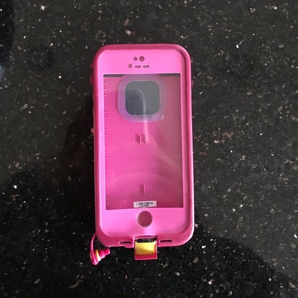 A "frē" lifeproof case for iphone 5 or 5s - Picture 2 of 5