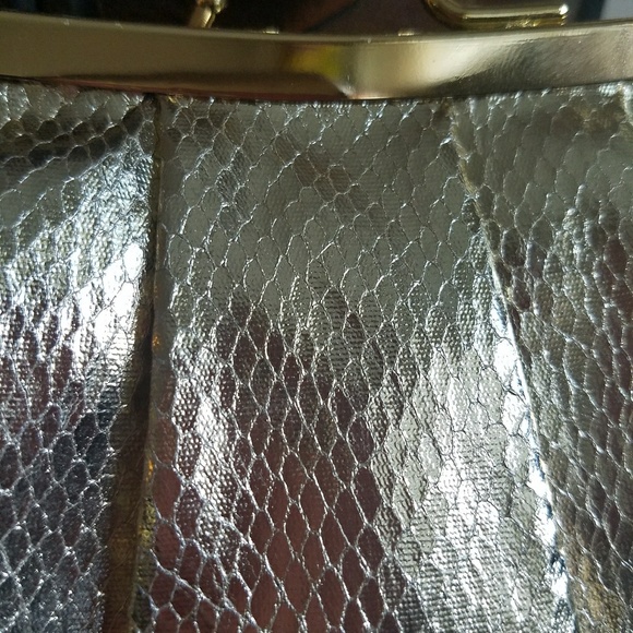 La Regale Clutch Handbag - Picture 2 of 3