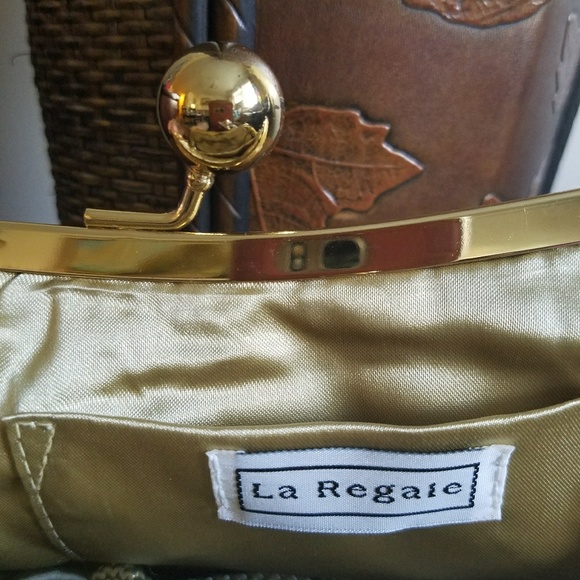 La Regale Clutch Handbag - Picture 3 of 3