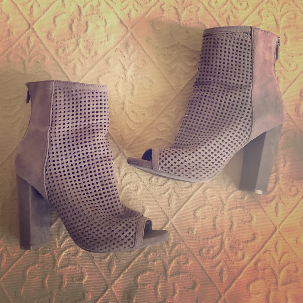 Cute booties/ heels