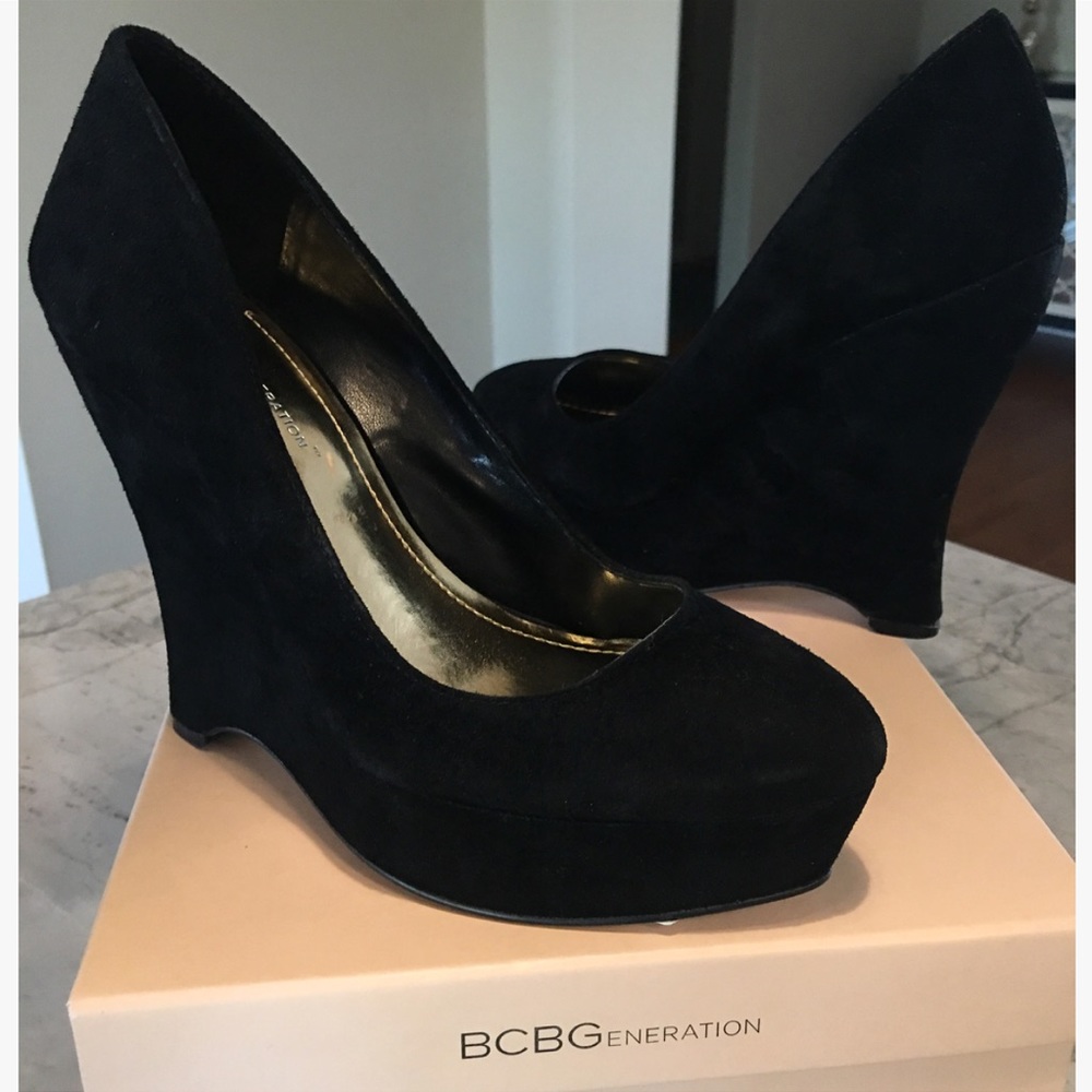 NEW BCBG Suede Wedges