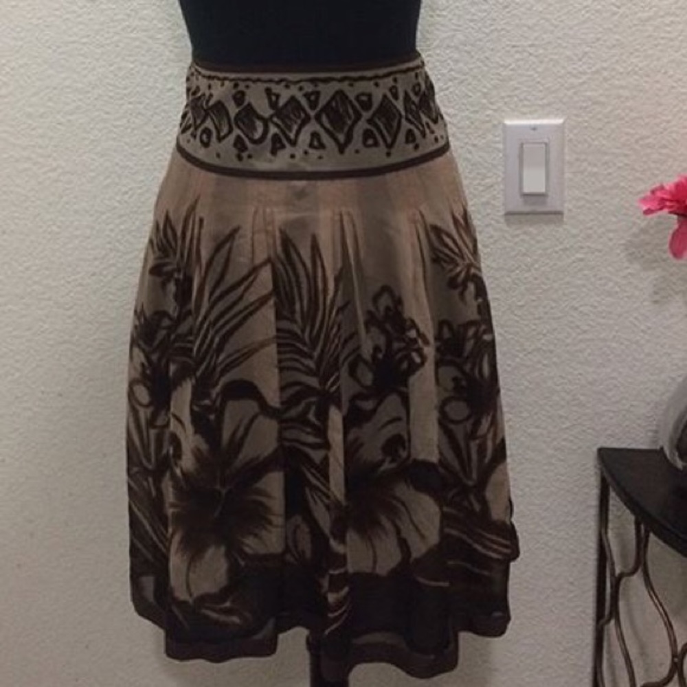 SOLD 🖤The Limited NWT Skirt Size 6🖤