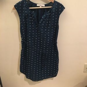 Small shift dress with tie