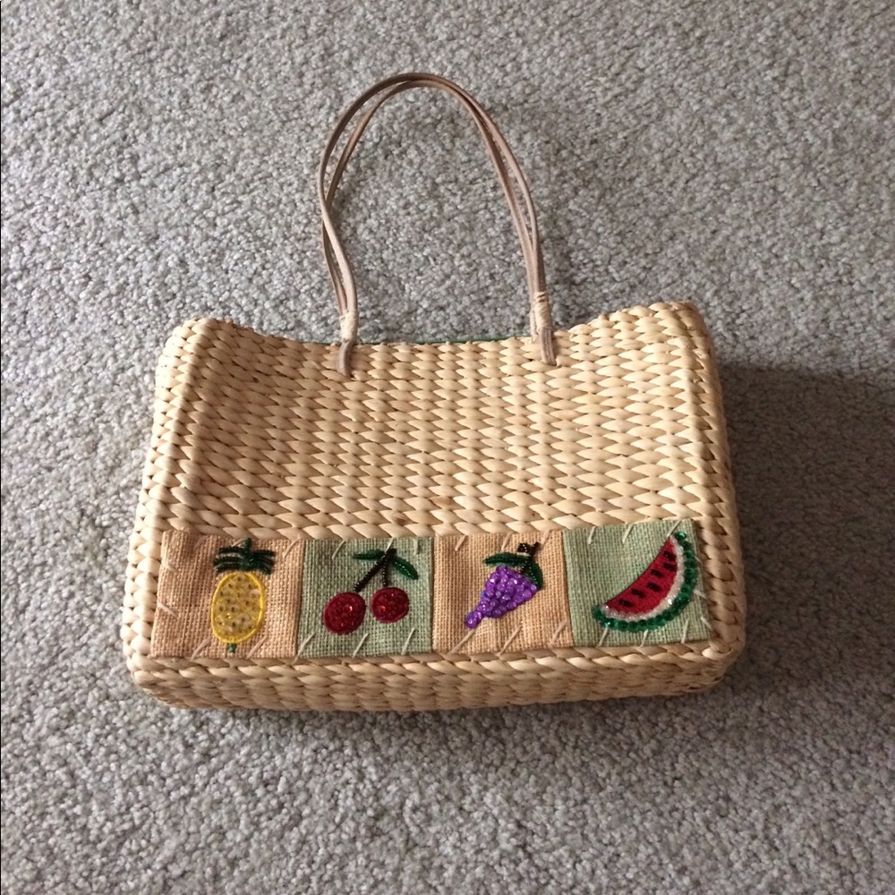 Straw purse