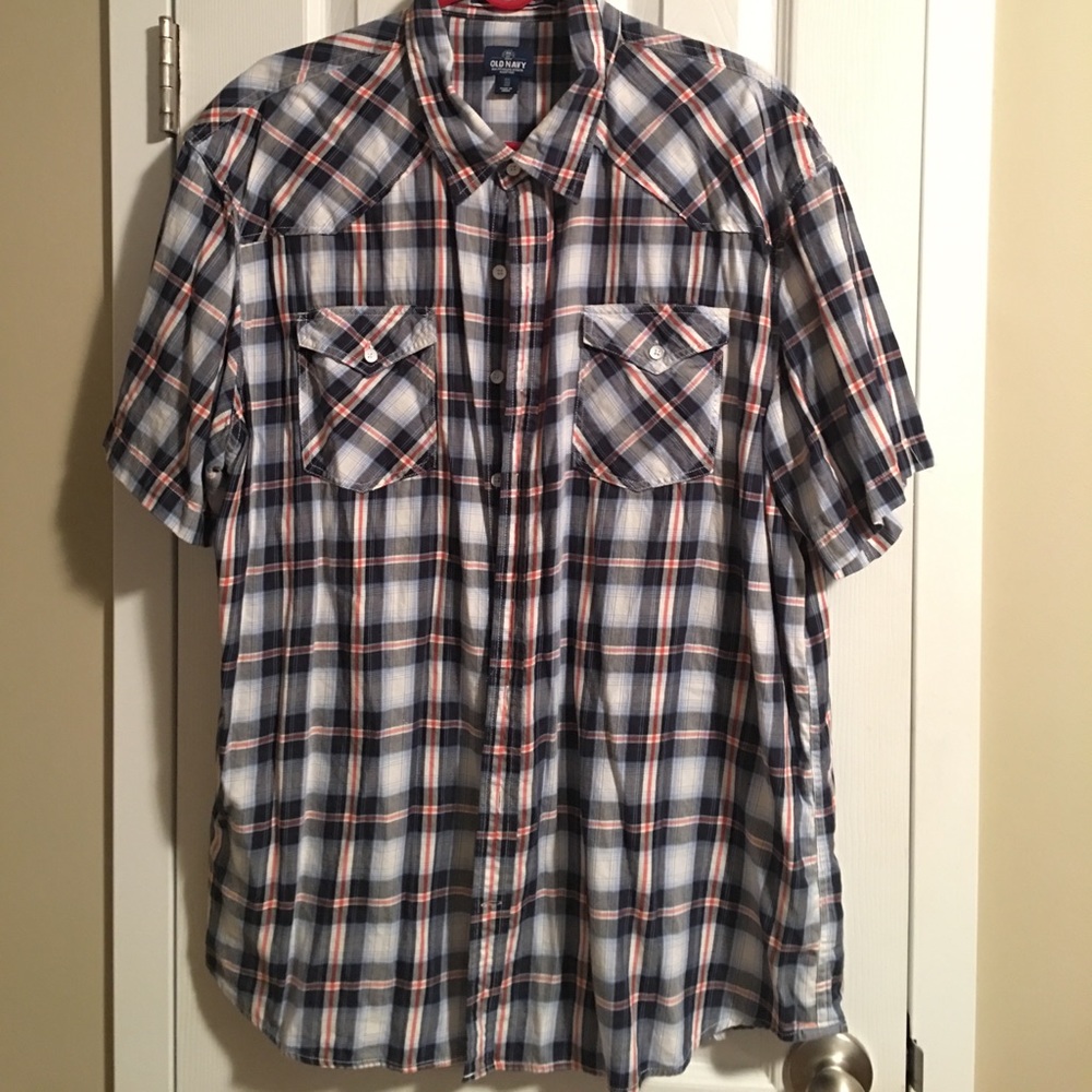 Old navy men's button down   Slim fit