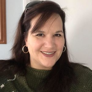 Meet your Posher, Adrienne