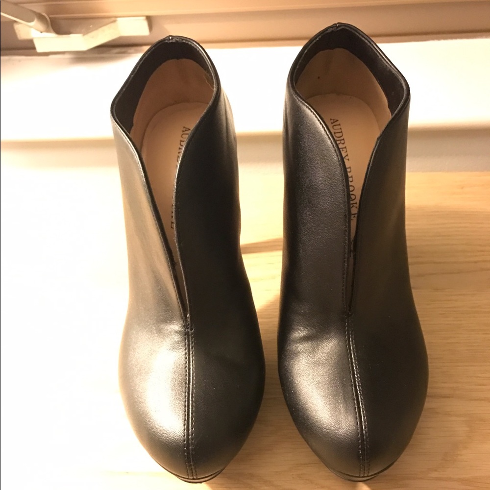 Only wore once to a work party