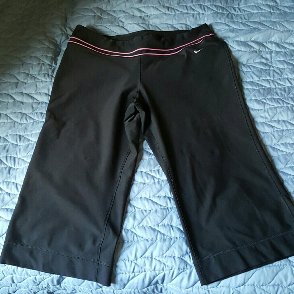 Nike dri fit capri