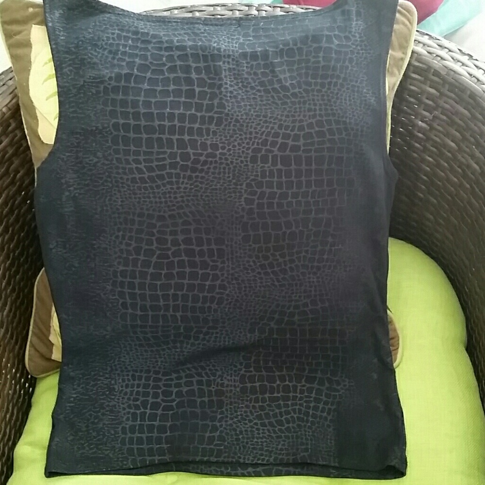 Top - Picture 3 of 3