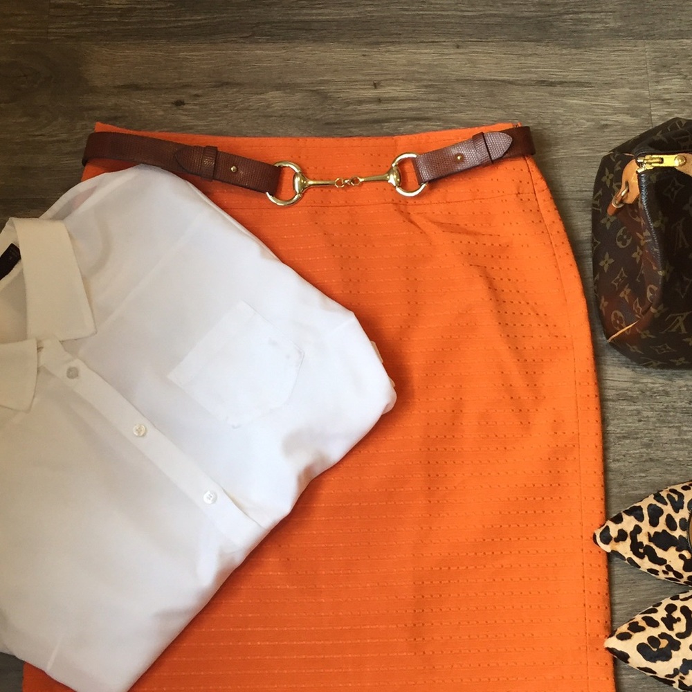 Gold finish horse bit brown "leather" belt. Size M