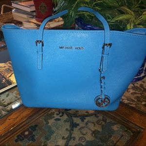 NWOT Michael Kors Jet Set Medium Leather Tote