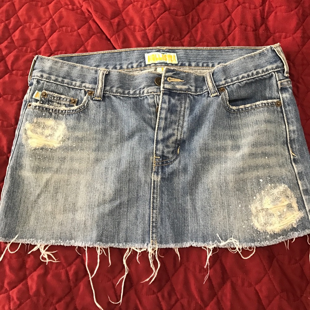 Hollister distressed mini skirt