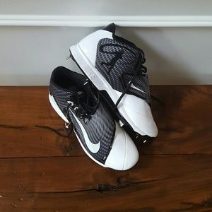 Nike Men's baseball cleats. NWT. Size 11