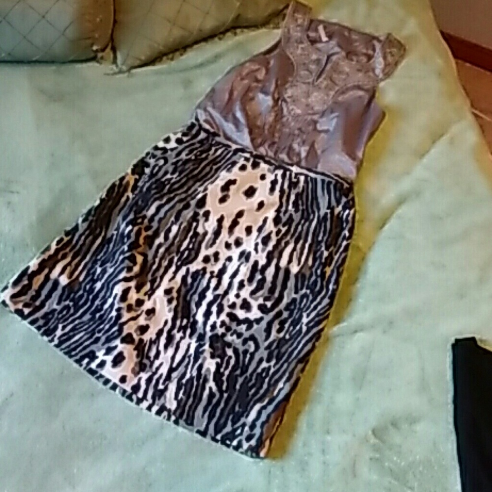 Leopard print mini skirt