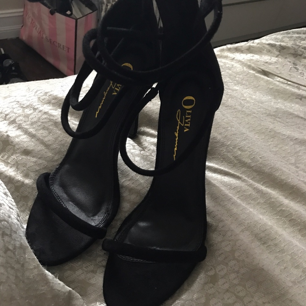 ❌❌SOLD❌❌Black strappy heels 👠 size 6 1/2