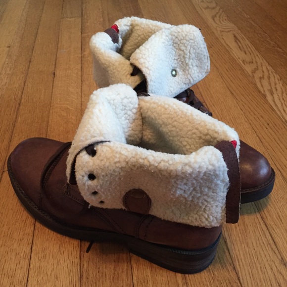 Brown leather ankle boots with fold down size 12 - Picture 2 of 7