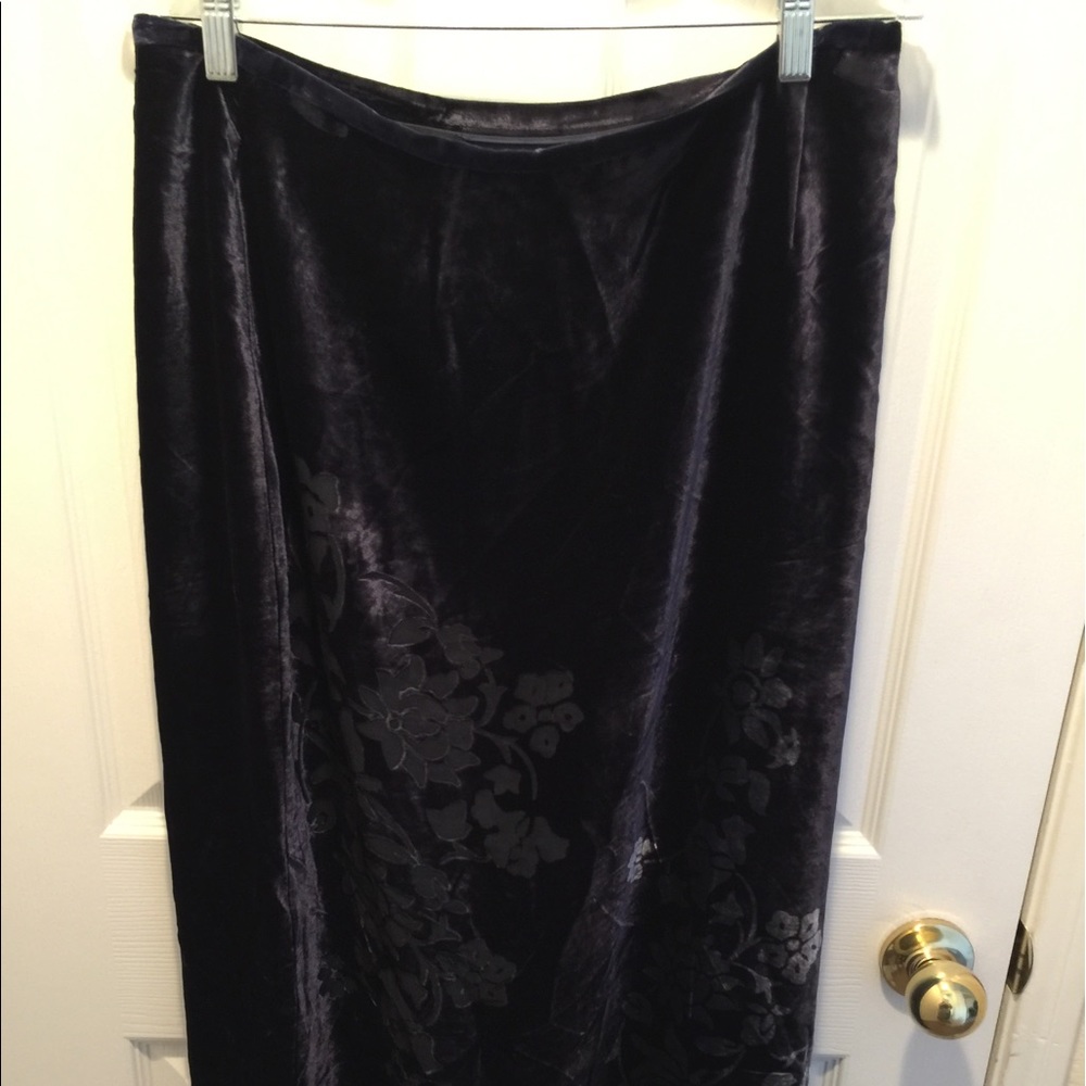 FLOCKED VELVET SKIRT