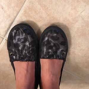 Super cute Roxy slip on shoes