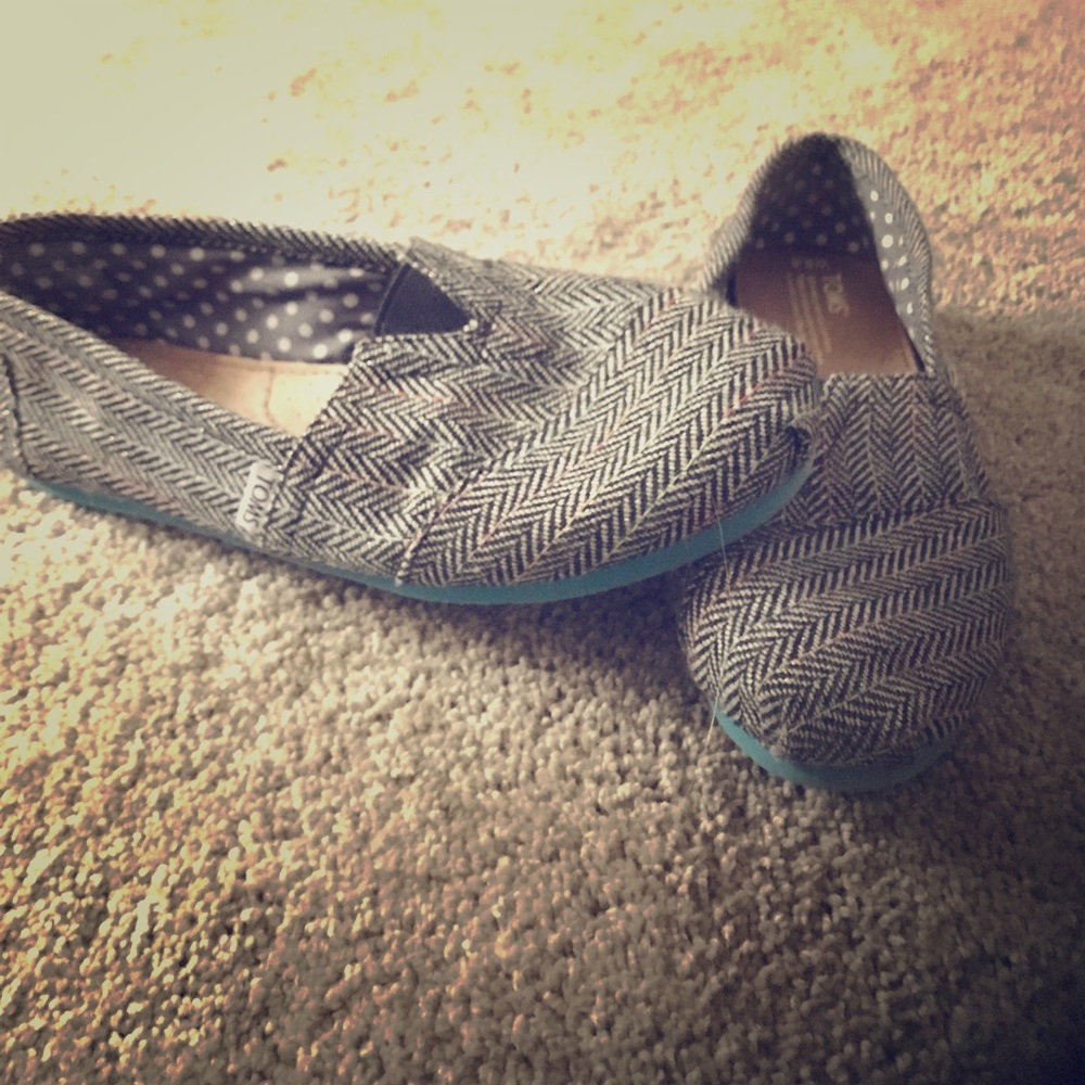 9.5 Women's Toms
