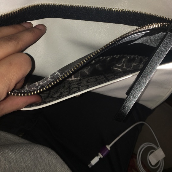 Kenneth Cole Reaction backpack foldover - Picture 5 of 7