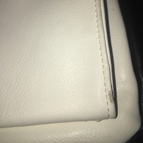 Kenneth Cole Reaction backpack foldover - Picture 6 of 7