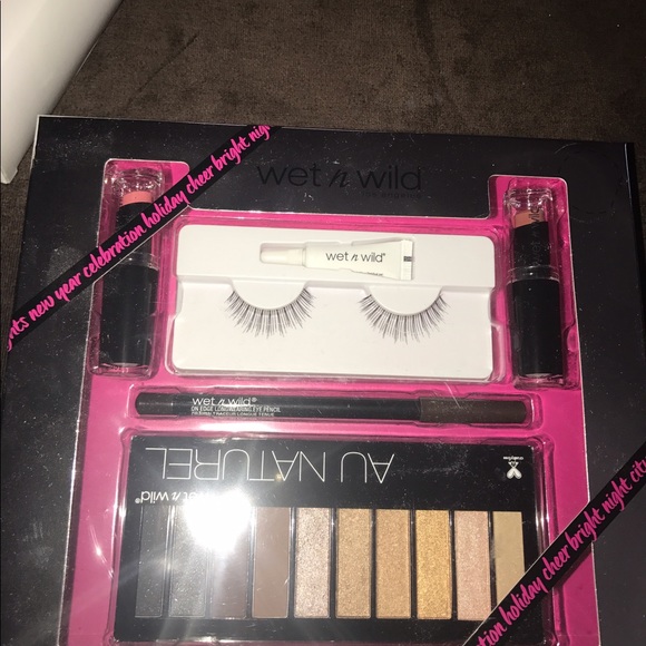 Wet n Wild kit *Brand 🆕 * eye palette.... - Picture 2 of 2