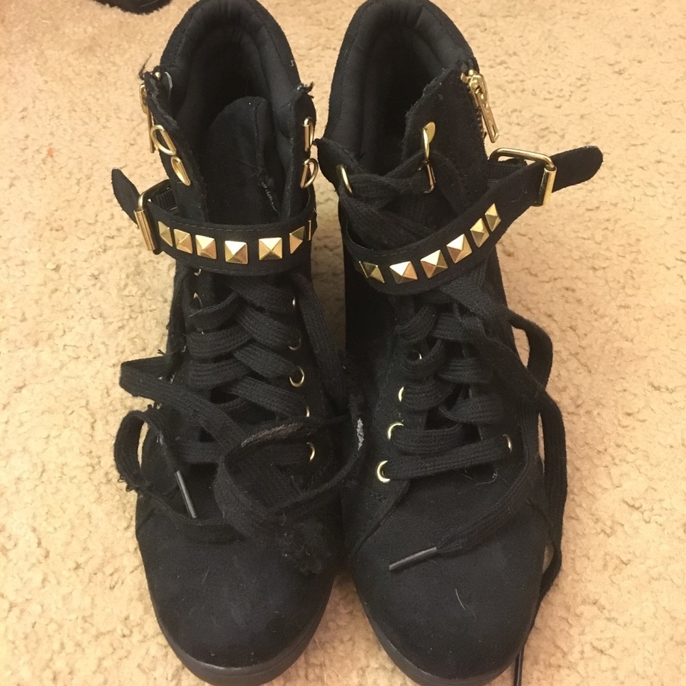 Wedge booties size 10