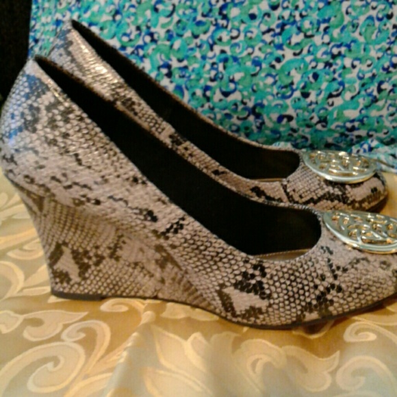 Fiomi size 10 snake skin shoes - Picture 2 of 3
