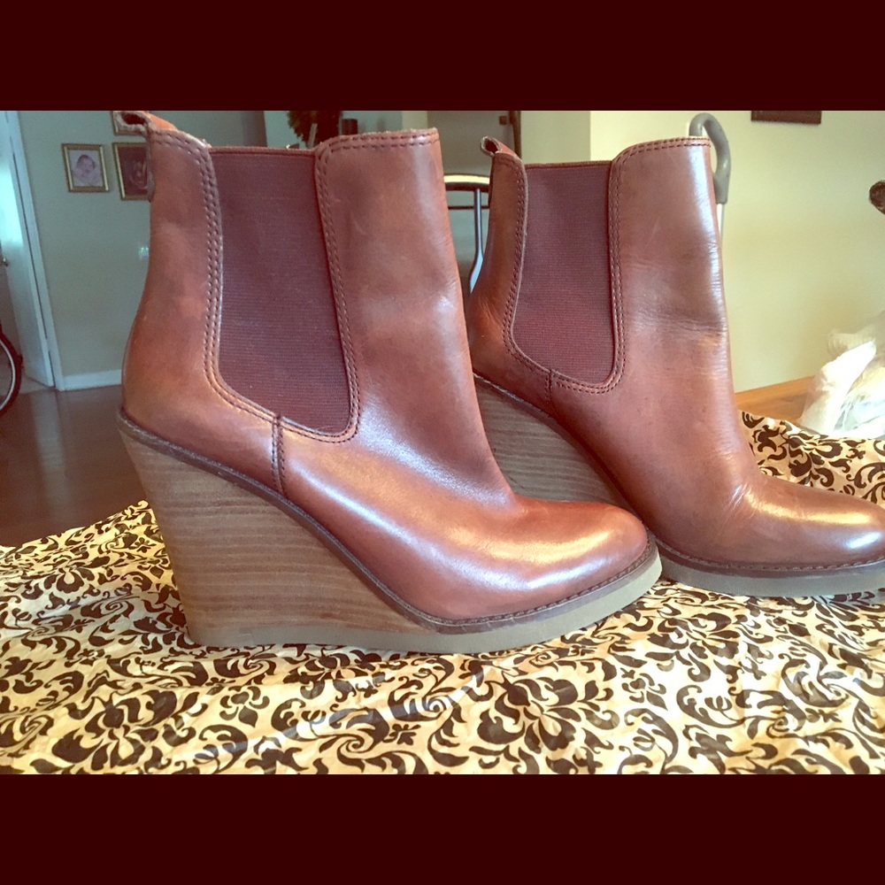 Lucky Brand beautiful booties