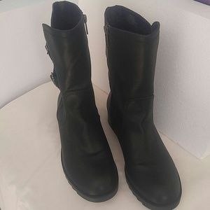Kenneth Cole Reaction boots