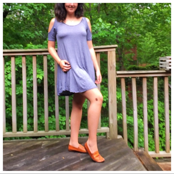 🆕 striped cold shoulder dress - Picture 2 of 4