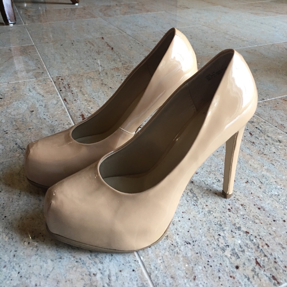 Kelsi Dagger nude patent platform heels