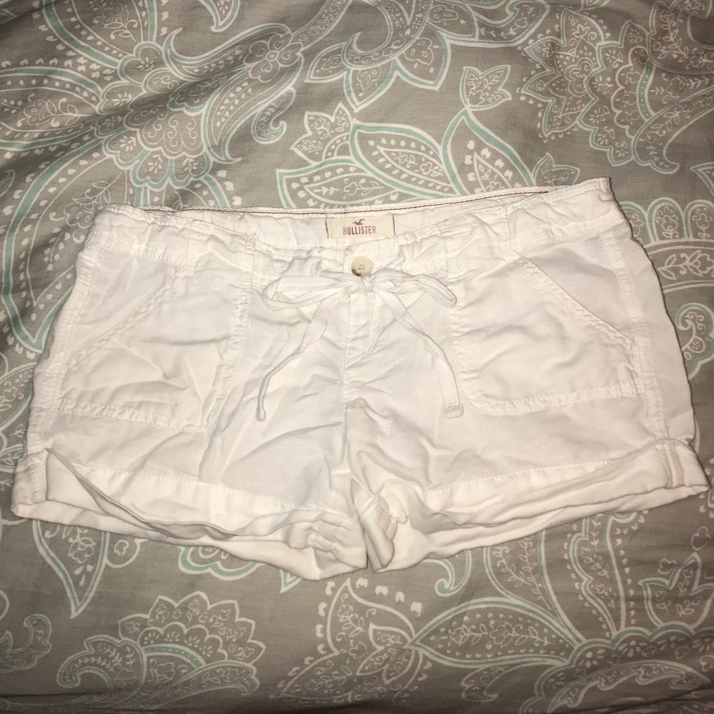 White linen Hollister drawstring shorts
