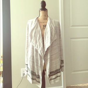 Sweater shawl
