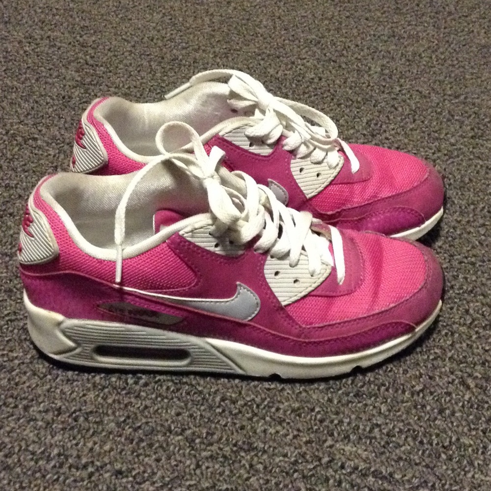 Pink Air Max's