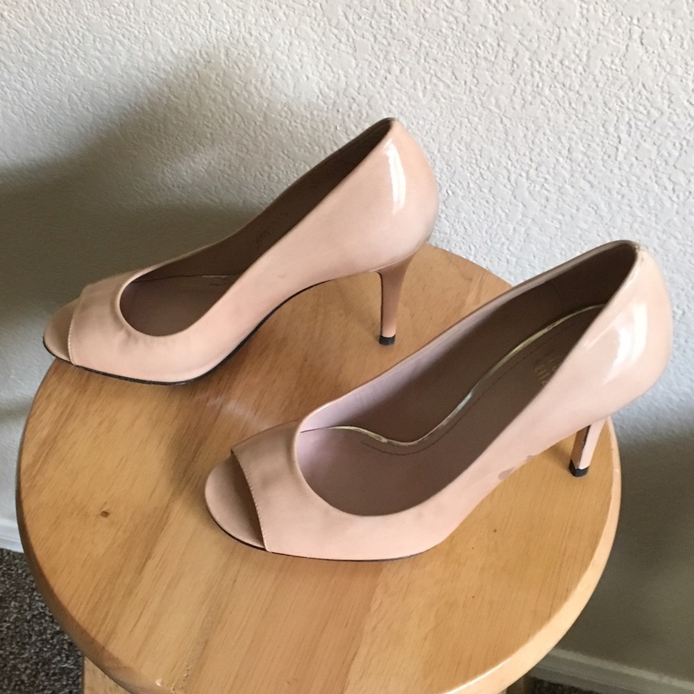 🎉SALE 🎉 Stuart Weitzman Peep Toe Heel