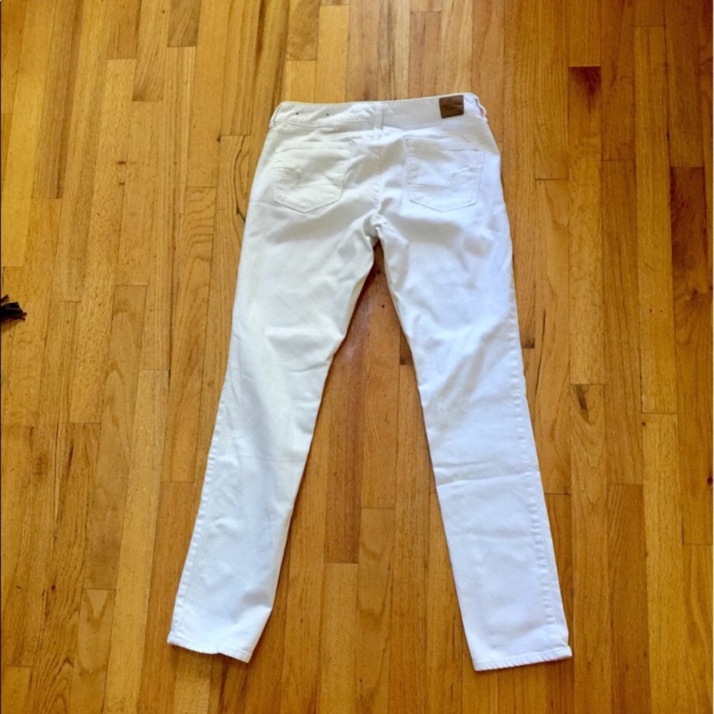 AEO white jeans!