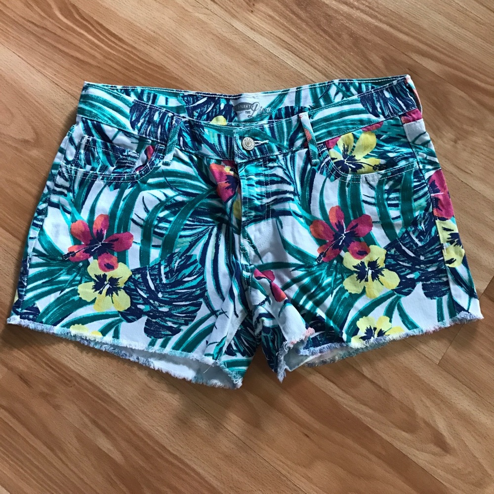Final Price Drop 💖Old navy tropical floral shorts