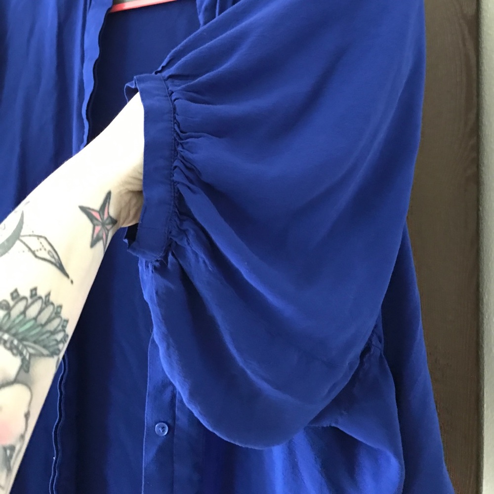 Express button down blouse - Picture 2 of 4
