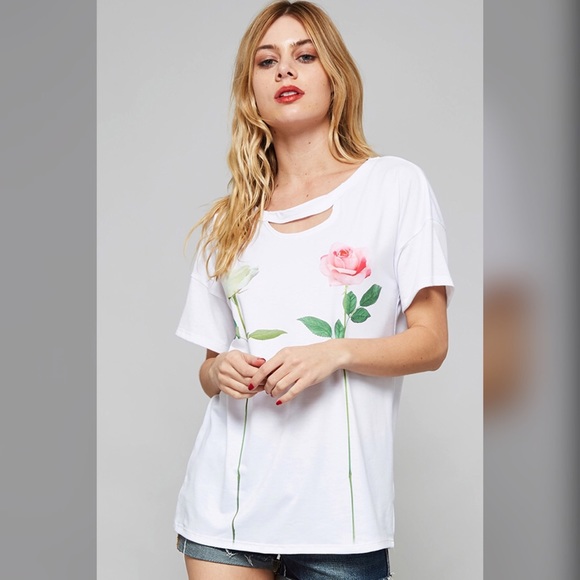 LAST 1! Rose 🌹 print top with cut out detail! - Picture 3 of 4